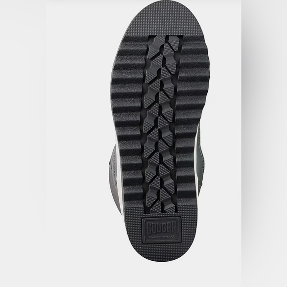 Brand new with original box in excellent condition Kids winter boots - Picture 2 of 3